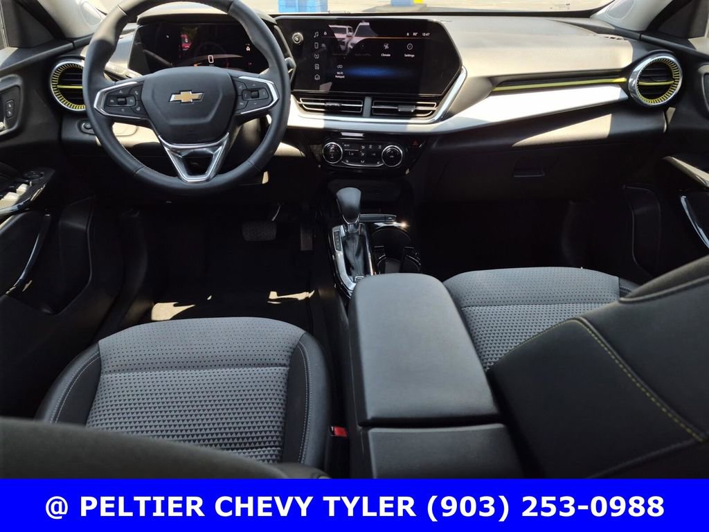 Used 2025 Chevrolet Trax LT w/ Driver Confidence Package FWD image 22