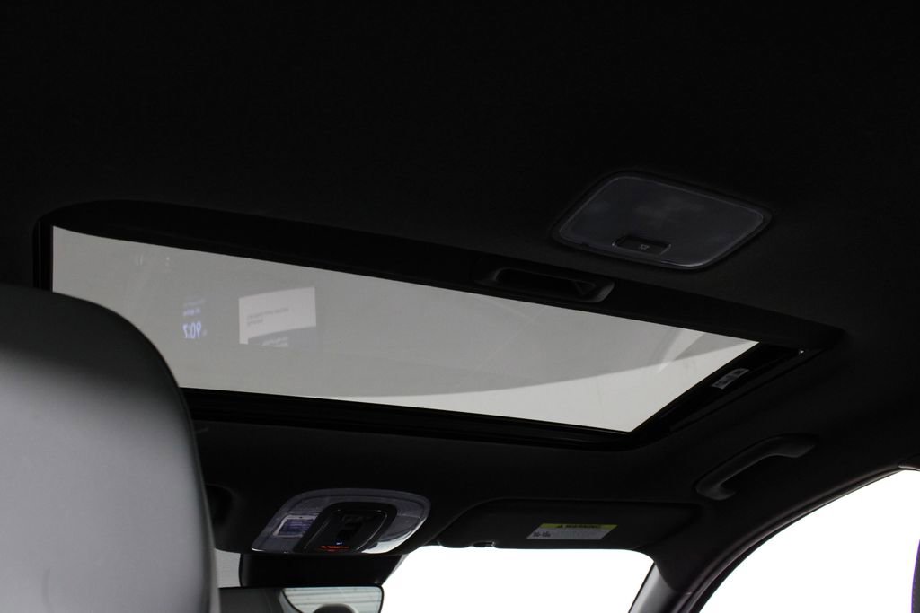 Certified 2025 Hyundai Elantra Limited image 23