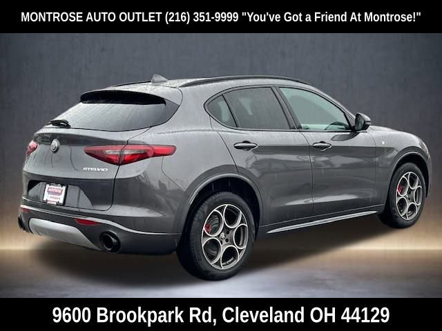 Used 2023 Alfa Romeo Stelvio Ti w/ Active Assist Plus Package image 7