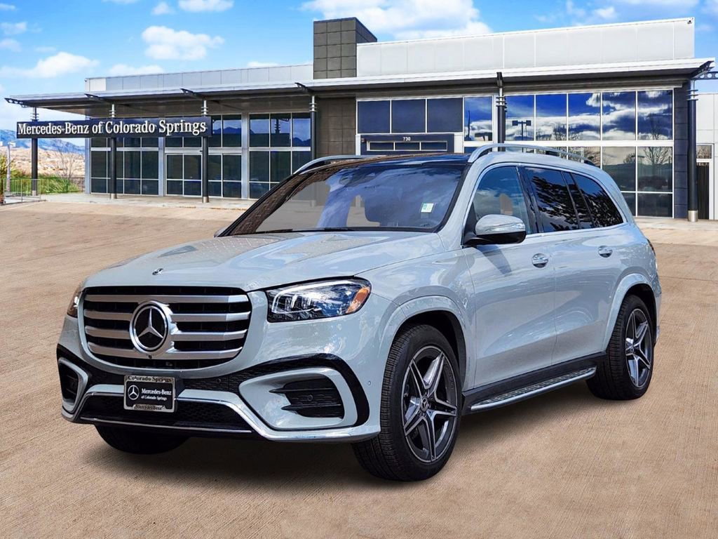 Used 2025 Mercedes-Benz GLS 450 4MATIC image 3