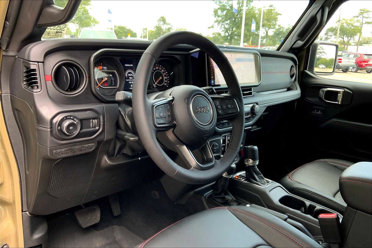 Used 2025 Jeep Wrangler Unlimited Rubicon image 17