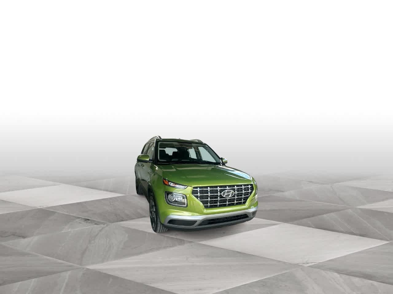 Used 2023 Hyundai Venue SEL FWD image 2