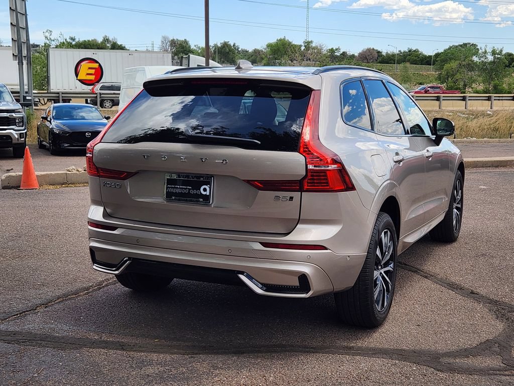 Used 2025 Volvo XC60 B5 Plus AWD/4WD image 25