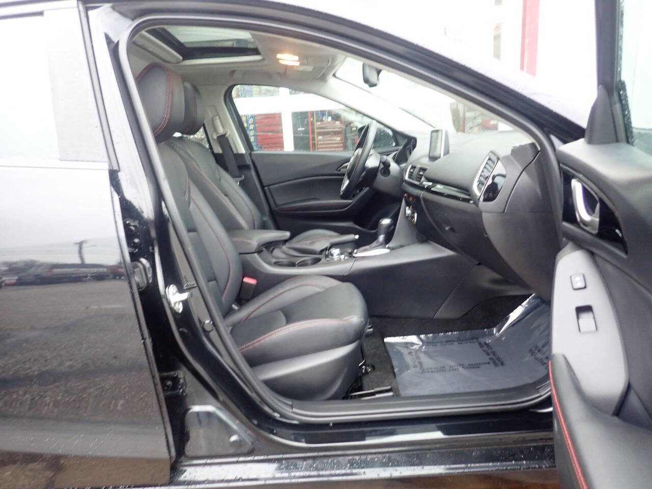 Used 2016 MAZDA MAZDA3 i Grand Touring image 29