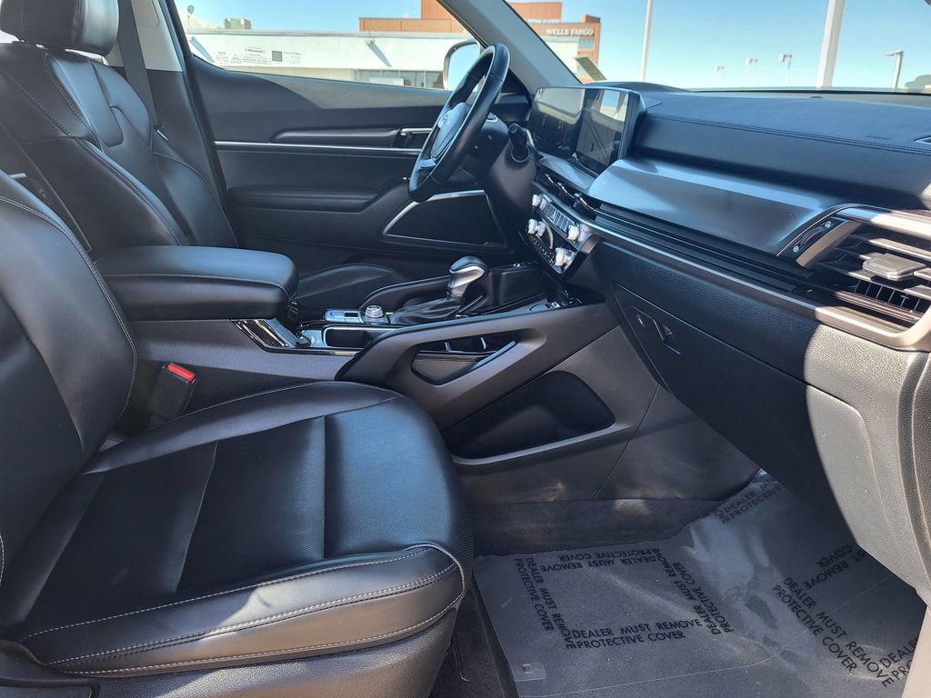 Certified 2025 Kia Telluride S image 16