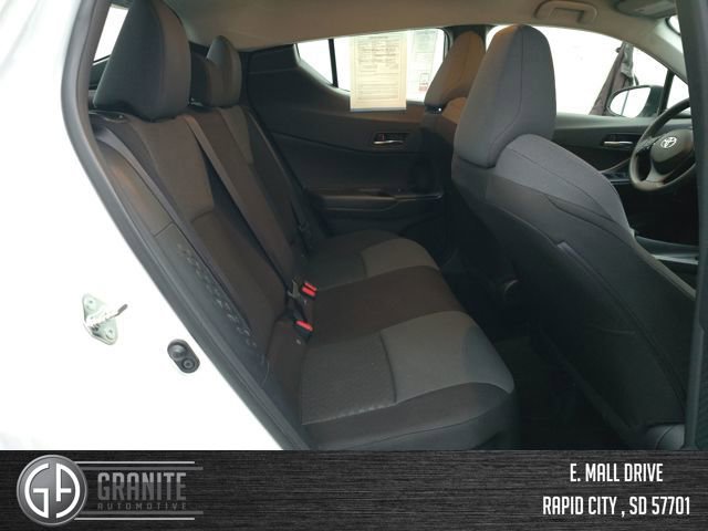 Used 2022 Toyota C-HR XLE image 33