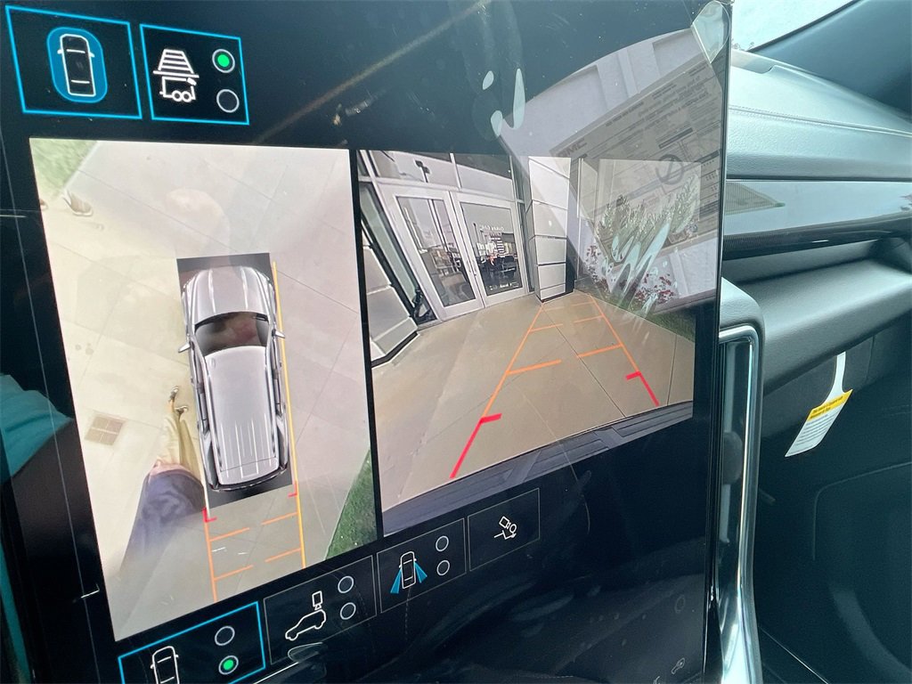 New 2025 GMC Yukon Elevation image 19