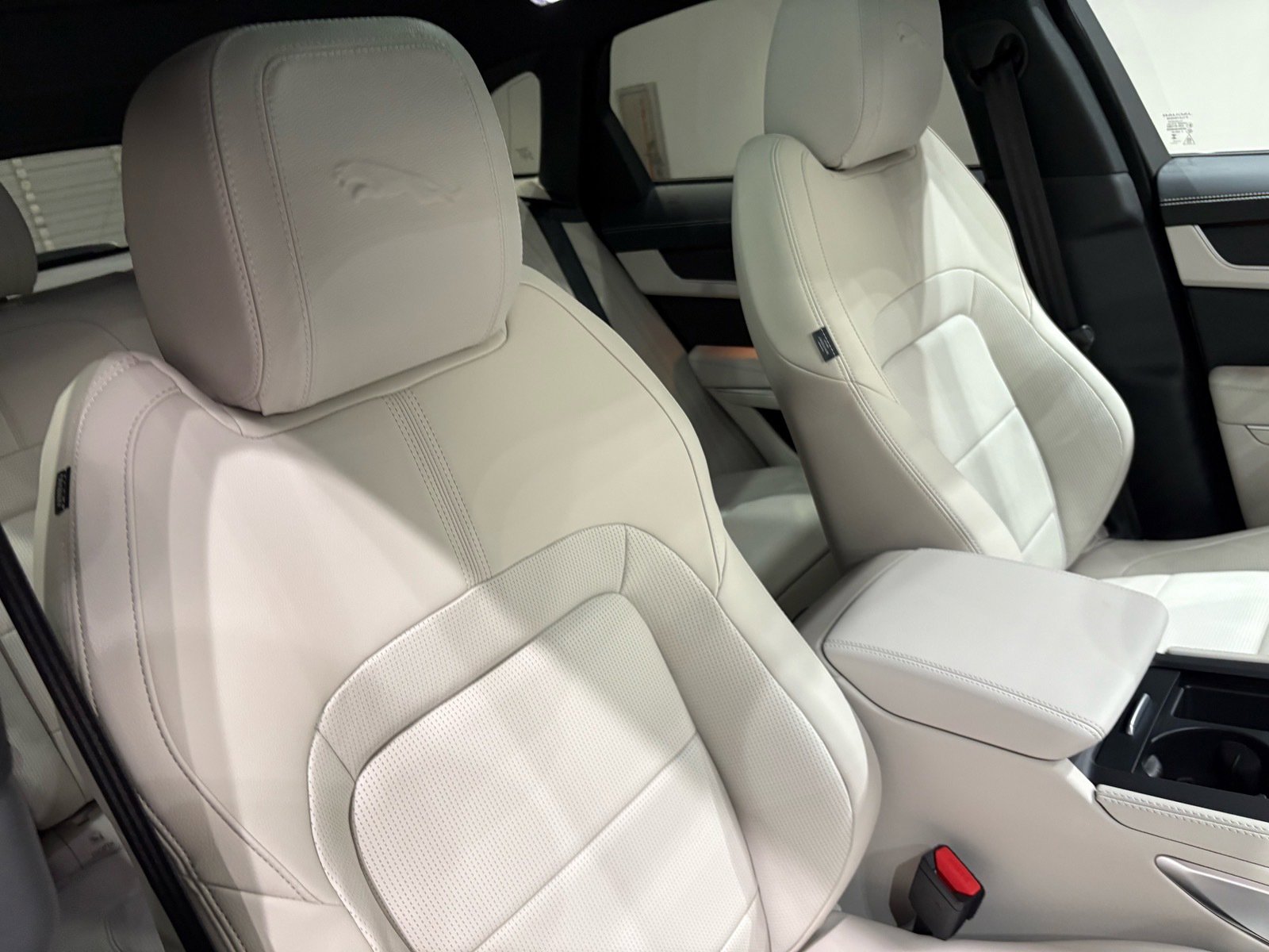 New 2026 Jaguar F-PACE R-Dynamic S image 25