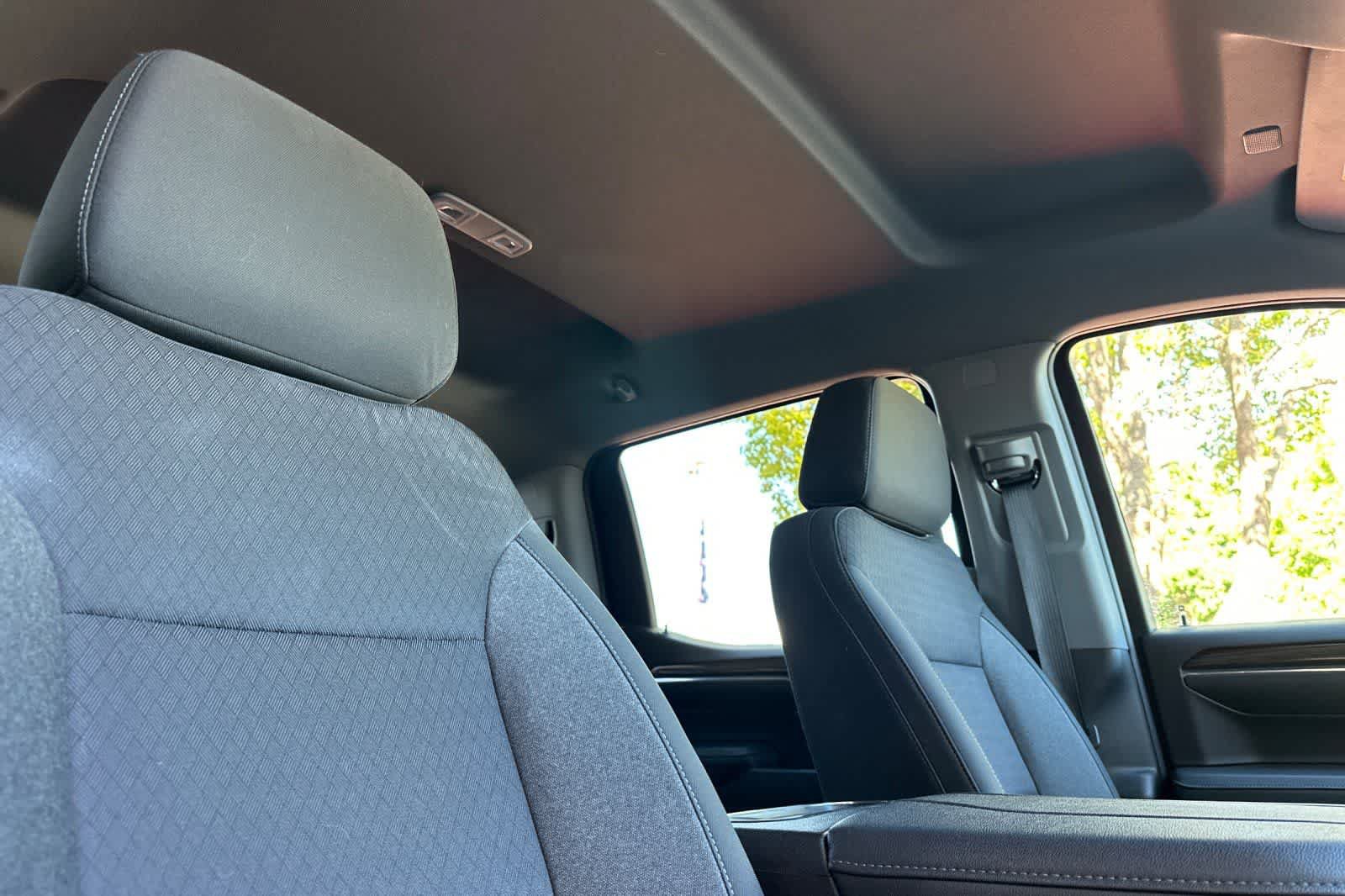 Used 2023 Chevrolet Silverado 1500 LT Trail Boss w/ Convenience Package II AWD/4WD image 19
