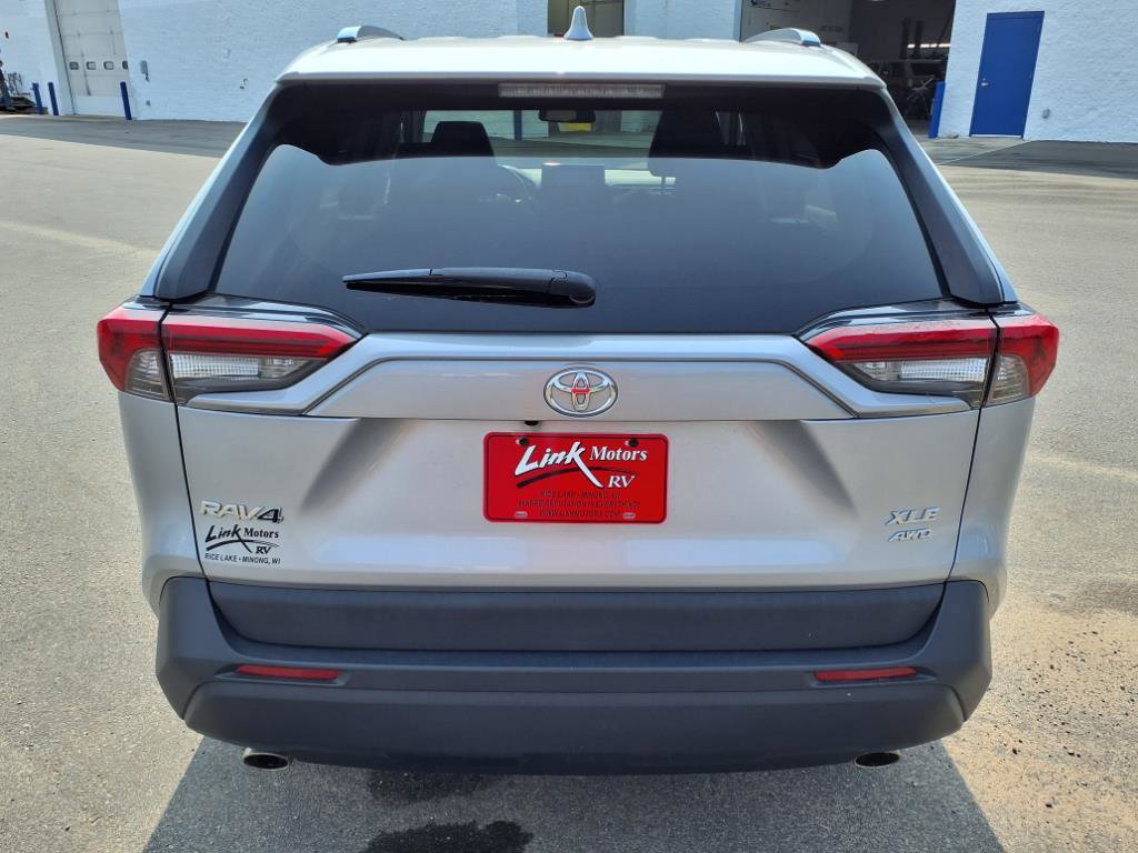 Used 2019 Toyota RAV4 XLE w/ Convenience Package image 4