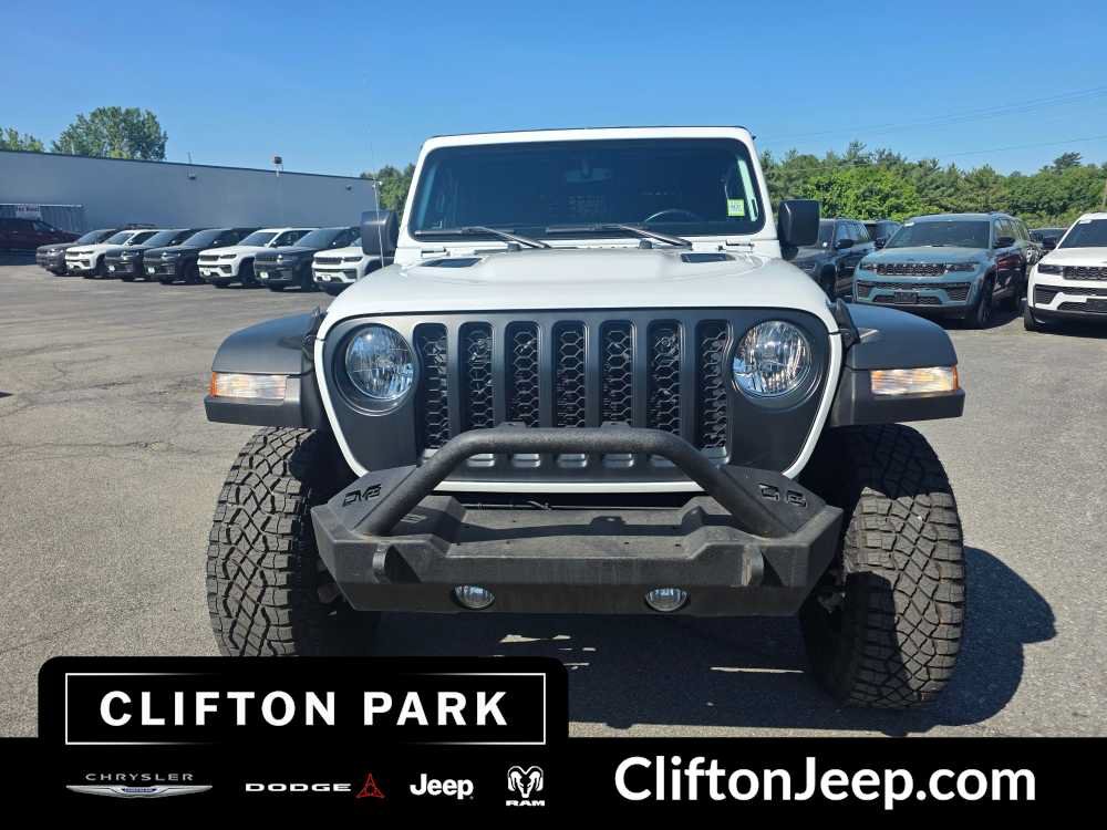 Used 2023 Jeep Gladiator Rubicon w/ Cold Weather Group AWD/4WD image 2