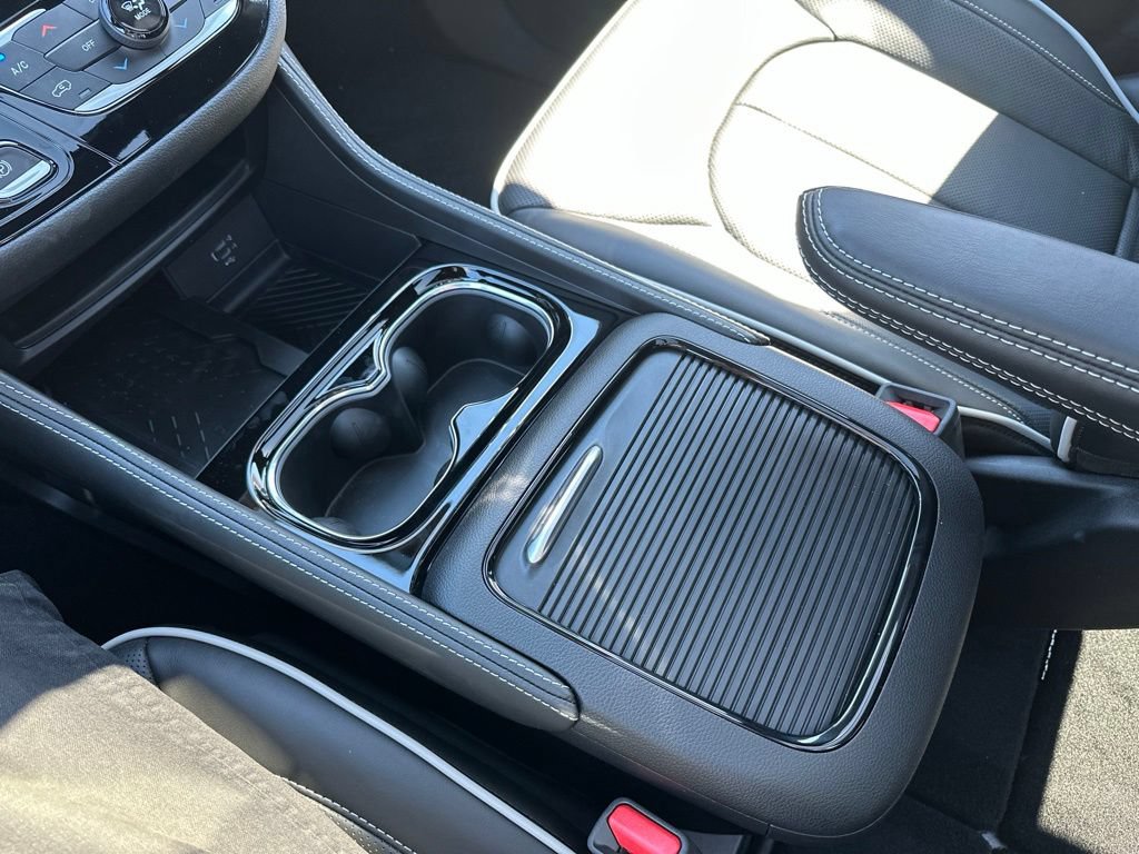 New 2027 Chrysler Pacifica Limited FWD image 29