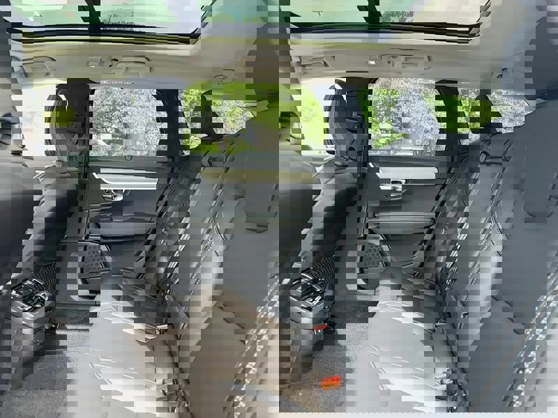 New 2025 Volvo V90 B6 Cross Country Ultra w/ Protection Package Premier image 16