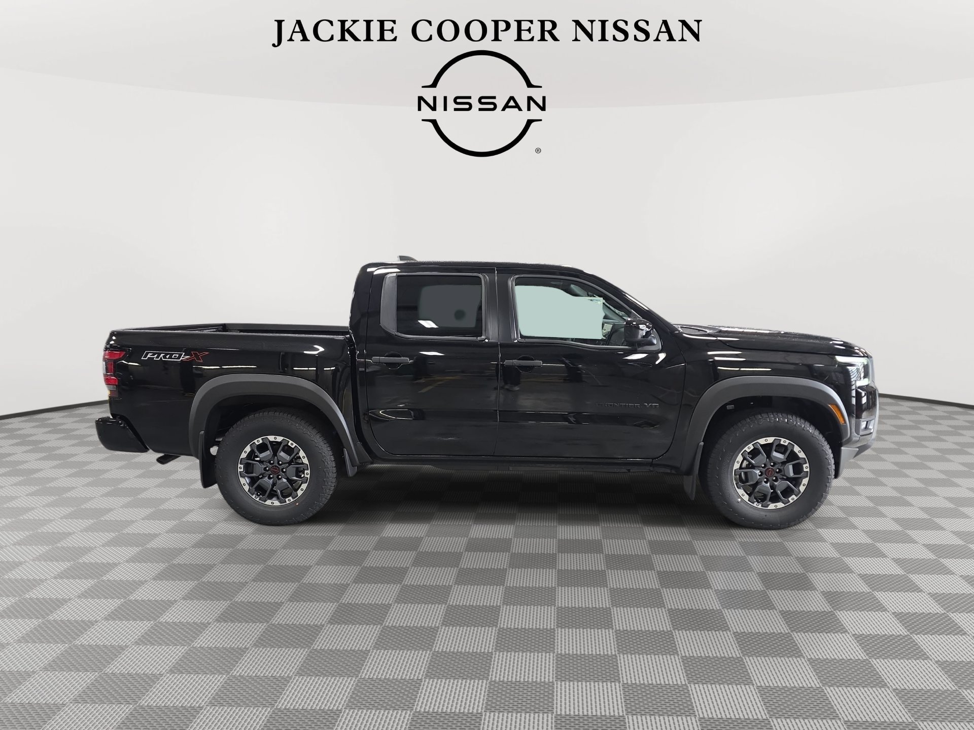 New 2027 Nissan Frontier Pro-X w/ Tow Package RWD image 4