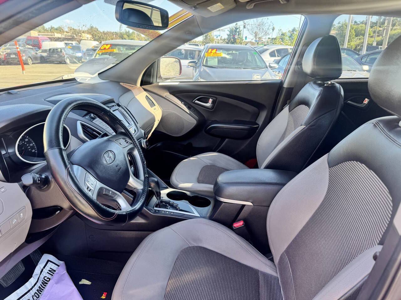 Used 2011 Hyundai Tucson GLS w/ Navigation Pkg 2 image 9