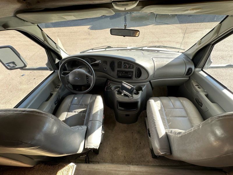 Used 2003 Ford E-450 and Econoline 450 RWD image 16