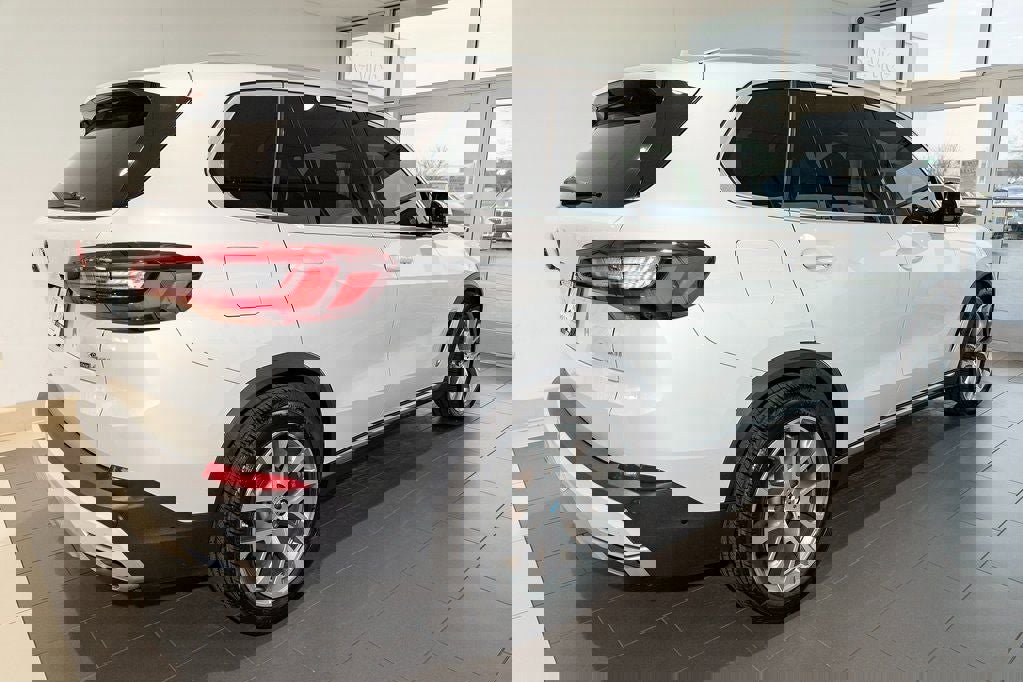 Used 2022 BMW X5 xDrive40i w/ Premium Package image 5