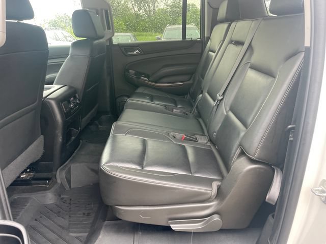 Used 2018 Chevrolet Suburban LT w/ LT Signature Package AWD/4WD image 28