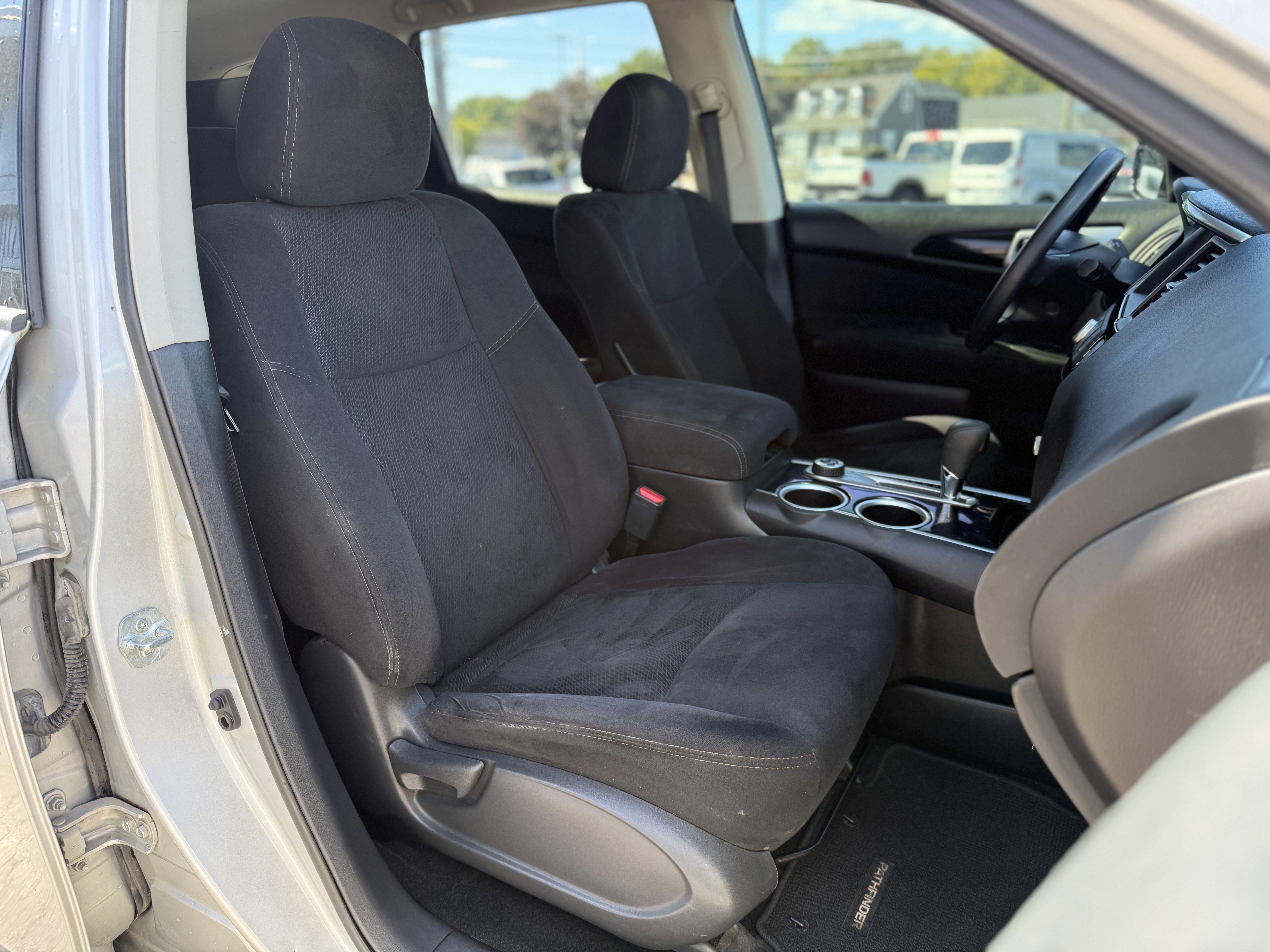 Used 2015 Nissan Pathfinder S image 14