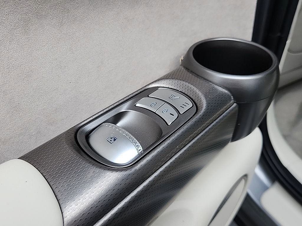 Used 2025 Genesis GV60 Performance image 26