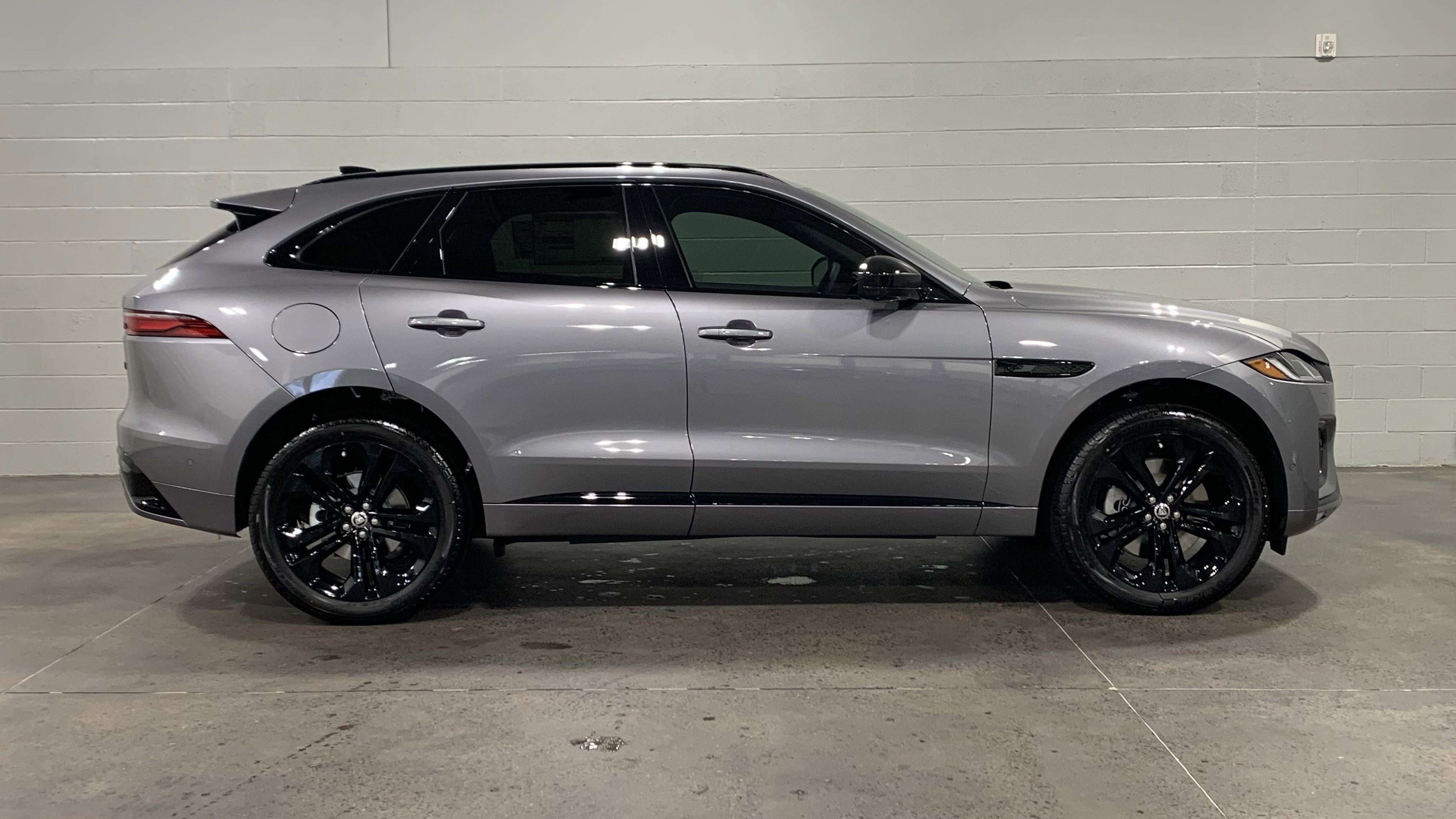 New 2026 Jaguar F-PACE R-Dynamic S image 13