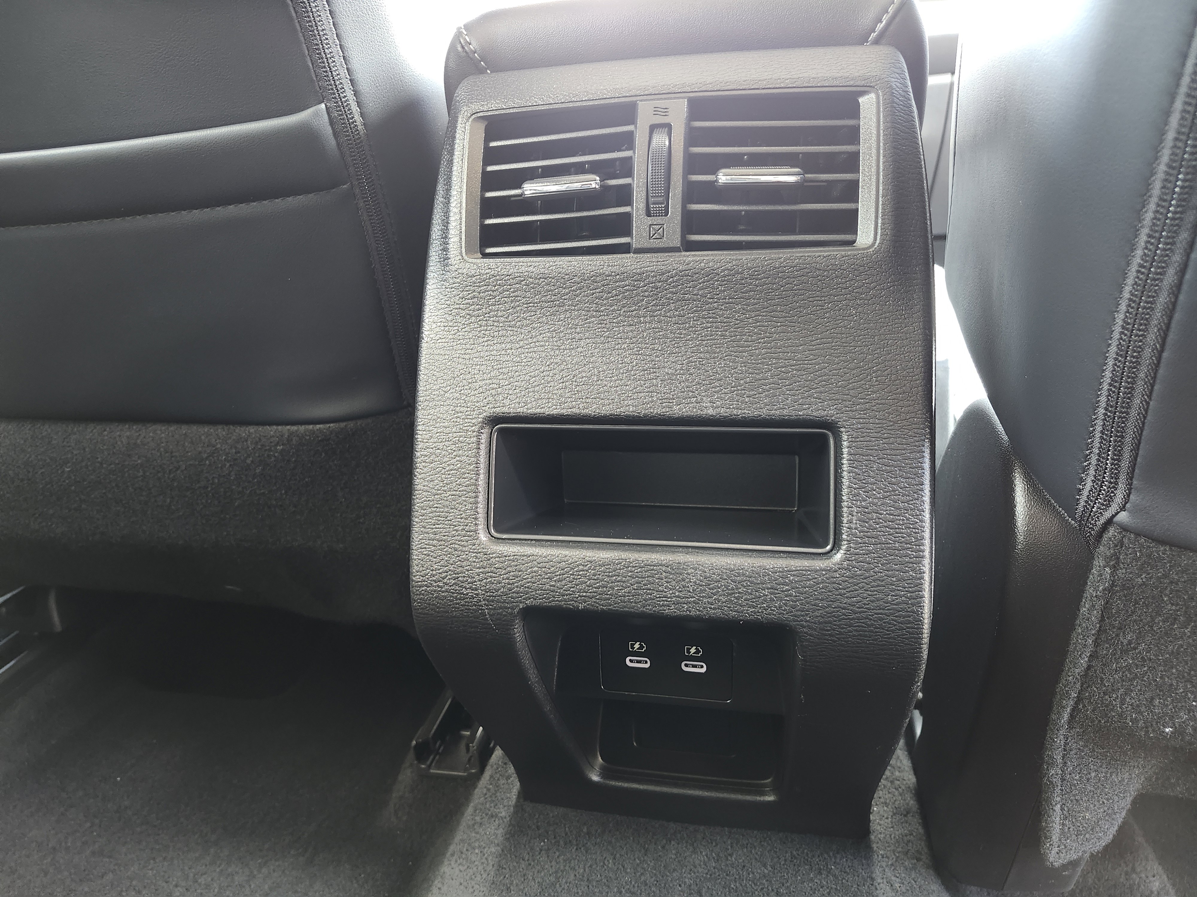 Used 2025 Mitsubishi Outlander SE AWD/4WD image 24