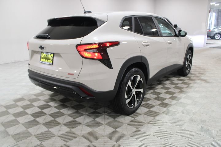 New 2026 Chevrolet Trax RS w/ Sunroof Package image 13