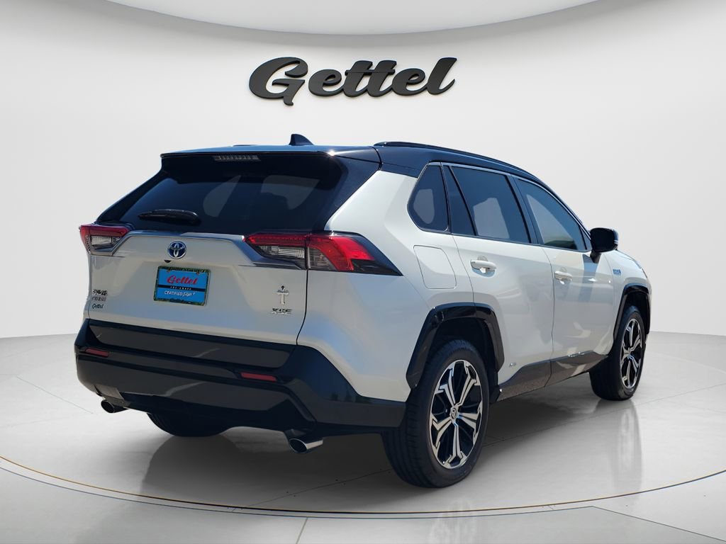 Certified 2021 Toyota RAV4 XSE w/ Weather Package AWD/4WD image 5