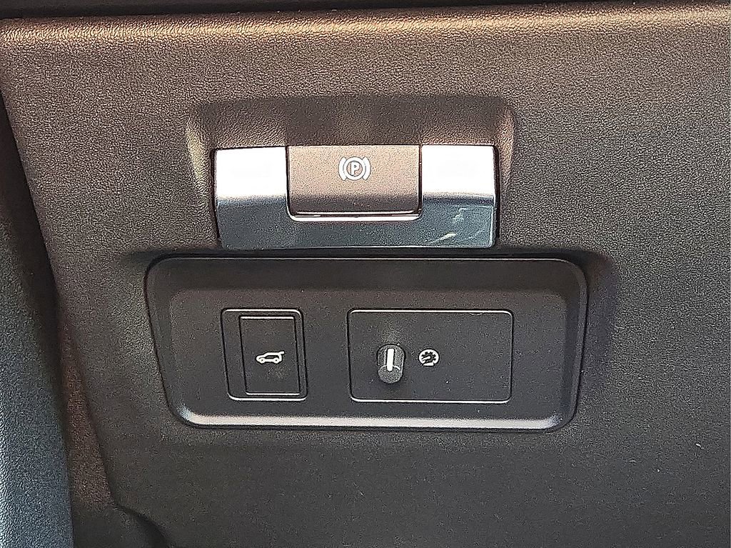 Used 2021 Land Rover Discovery Sport S image 33