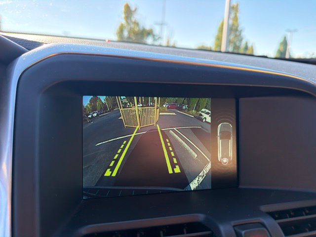 Used 2017 Volvo XC60 T5 Inscription w/ Preferred Option Package FWD image 16