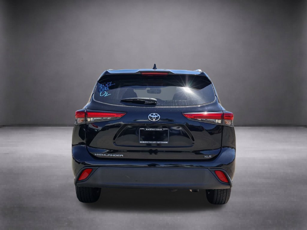 Used 2023 Toyota Highlander XLE FWD image 6