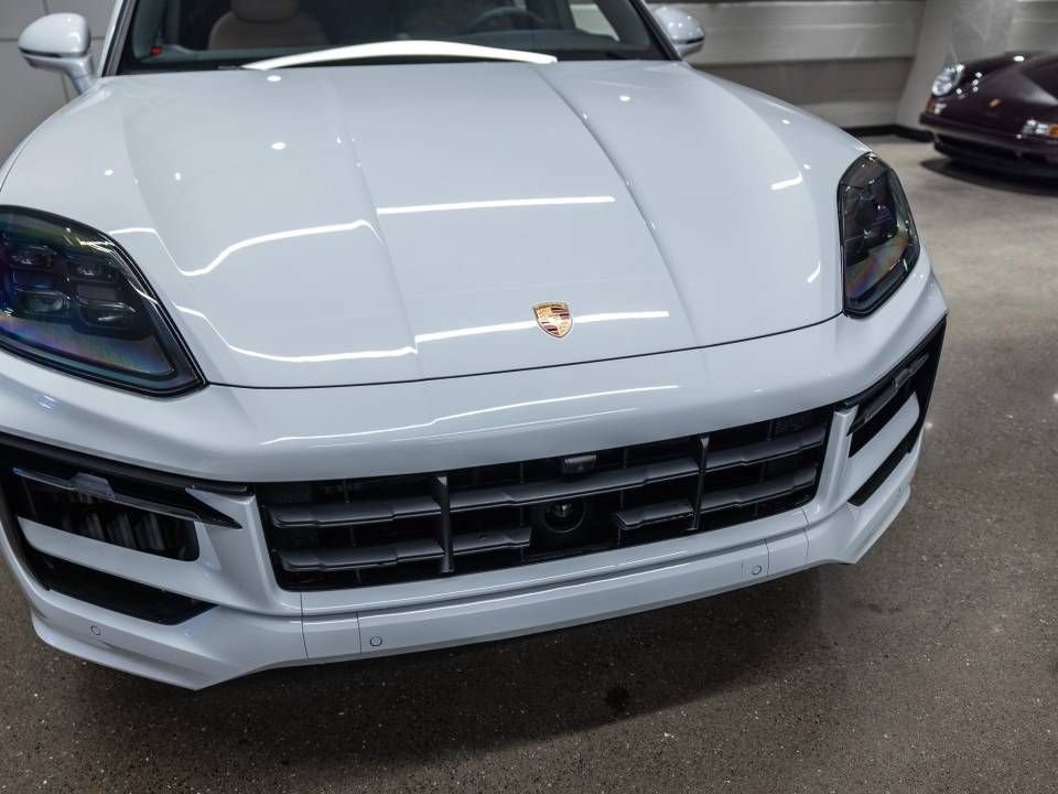 Certified 2026 Porsche Cayenne Coupe AWD/4WD image 8