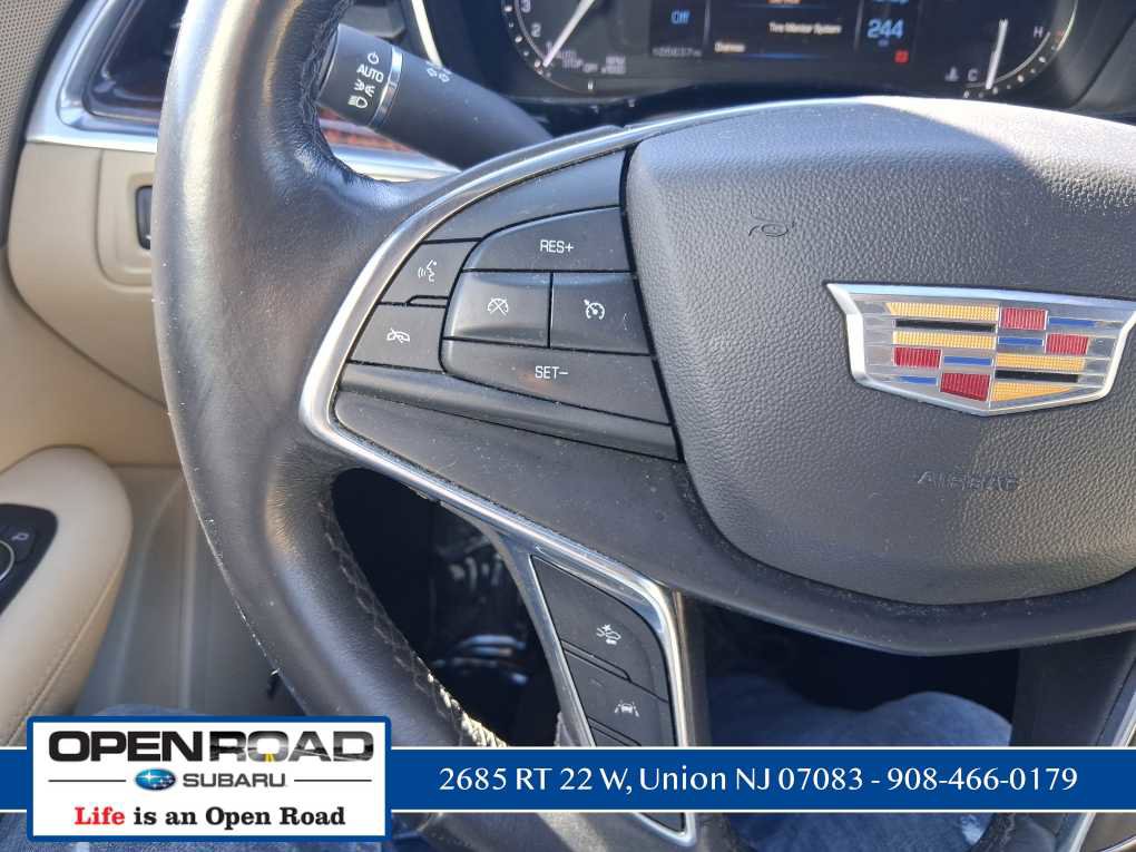 Used 2018 Cadillac XT5 Luxury w/ Driver Awareness Package image 8
