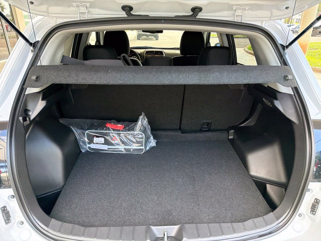 New 2027 Mitsubishi Outlander Sport LE FWD image 32