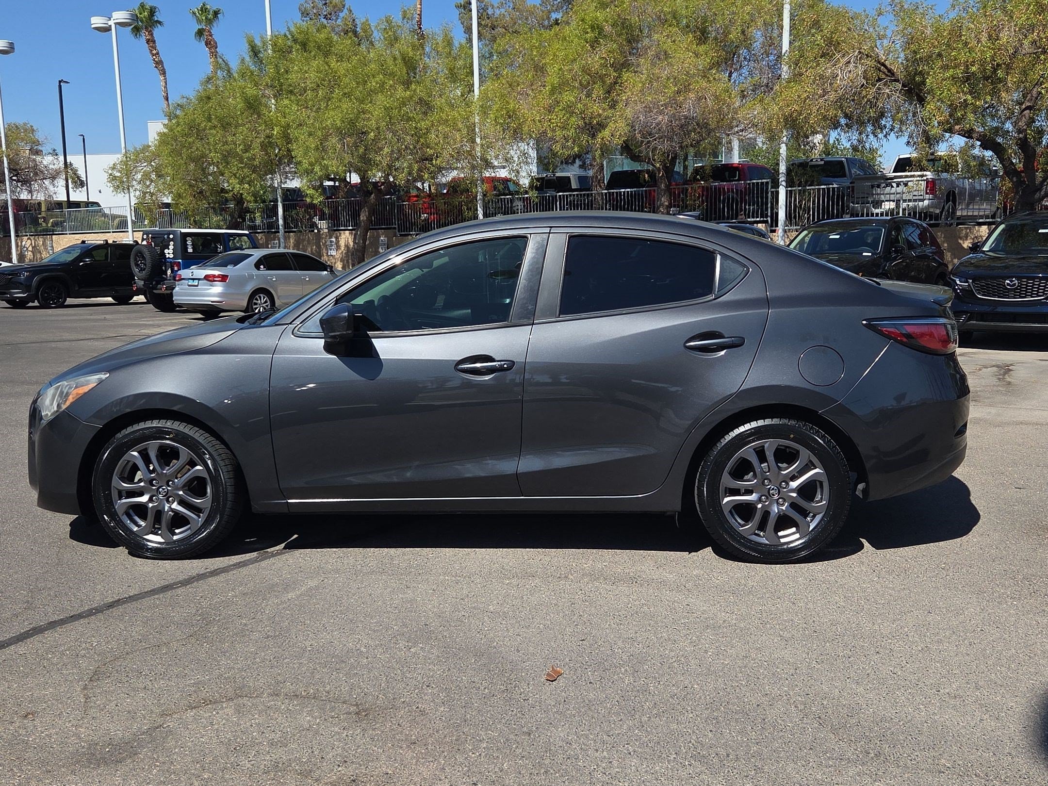 Used 2020 Toyota Yaris LE FWD image 2