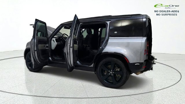 Used 2022 Land Rover Defender 110 X-Dynamic SE AWD/4WD image 16