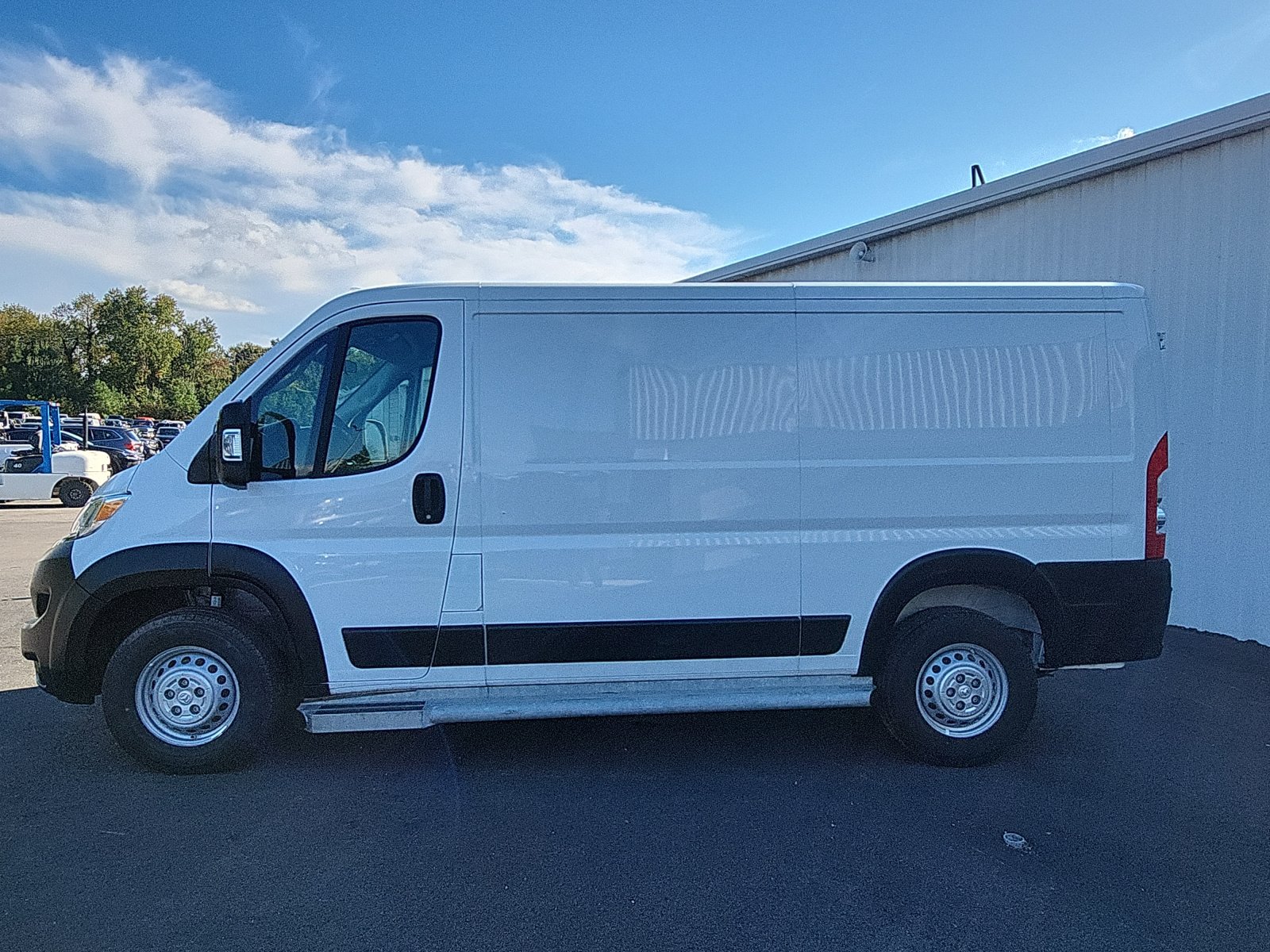 Used 2025 RAM ProMaster 2500 w/ U-Haul Equipment Group FWD image 2