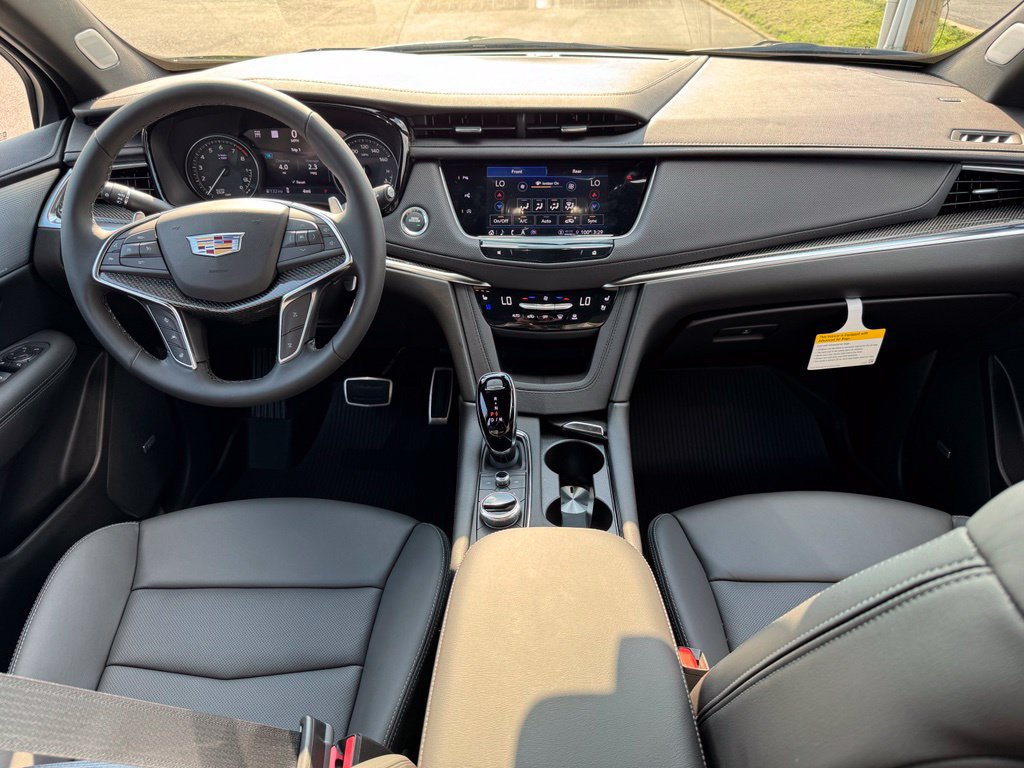 New 2026 Cadillac XT5 Sportv w/ LPO, Floor Liner Package AWD/4WD image 17