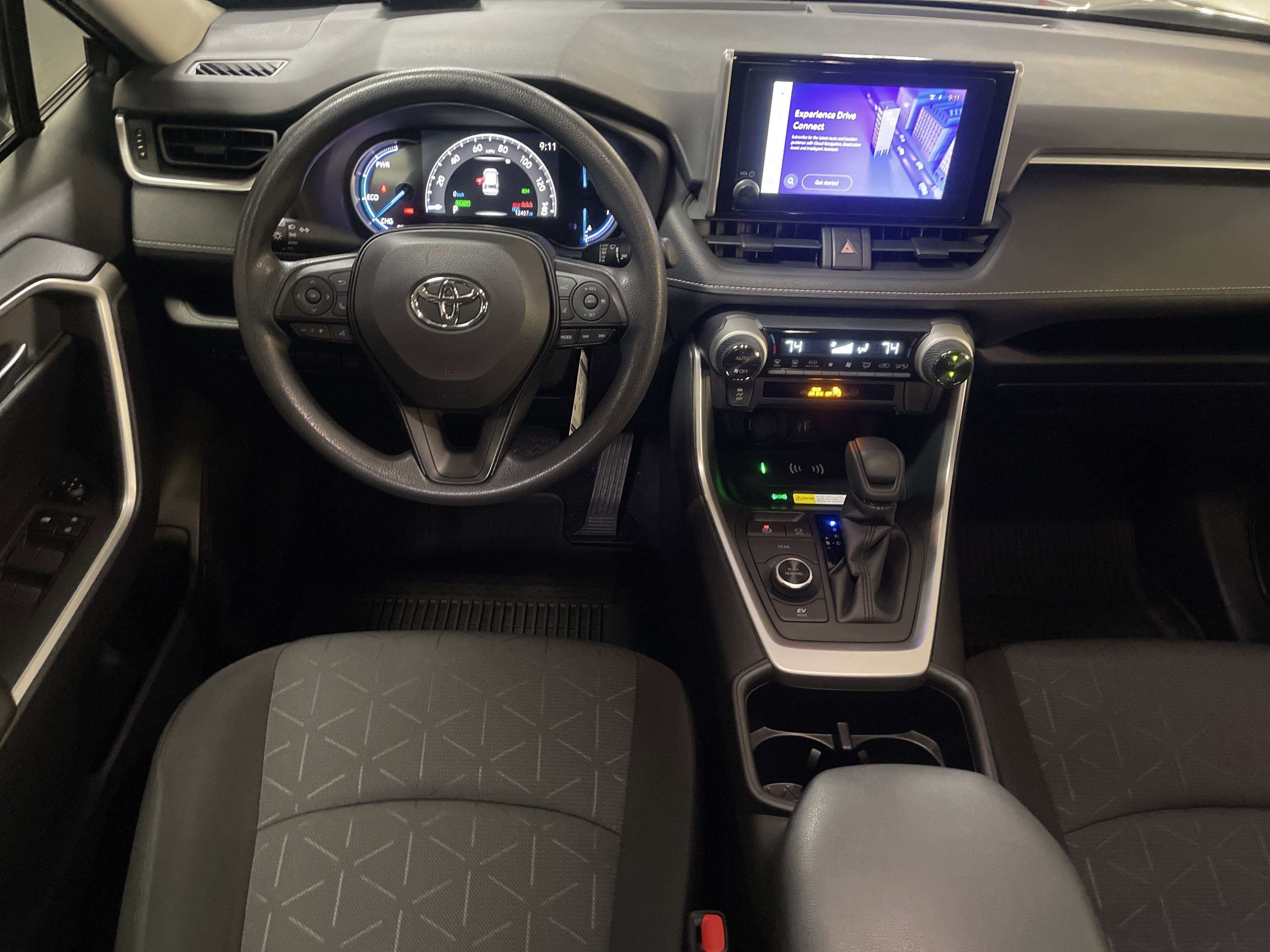 Used 2025 Toyota RAV4 XLE image 30