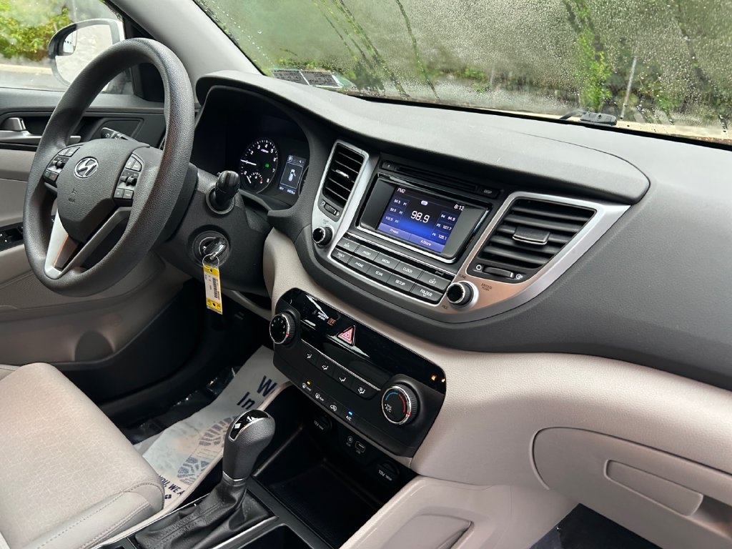 Used 2017 Hyundai Tucson SE w/ SE Popular Package 02 AWD/4WD image 17