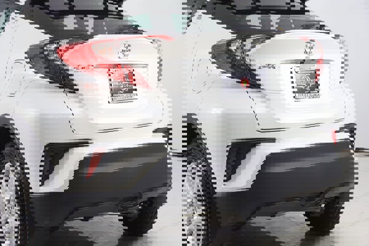 Used 2021 Toyota C-HR LE image 21