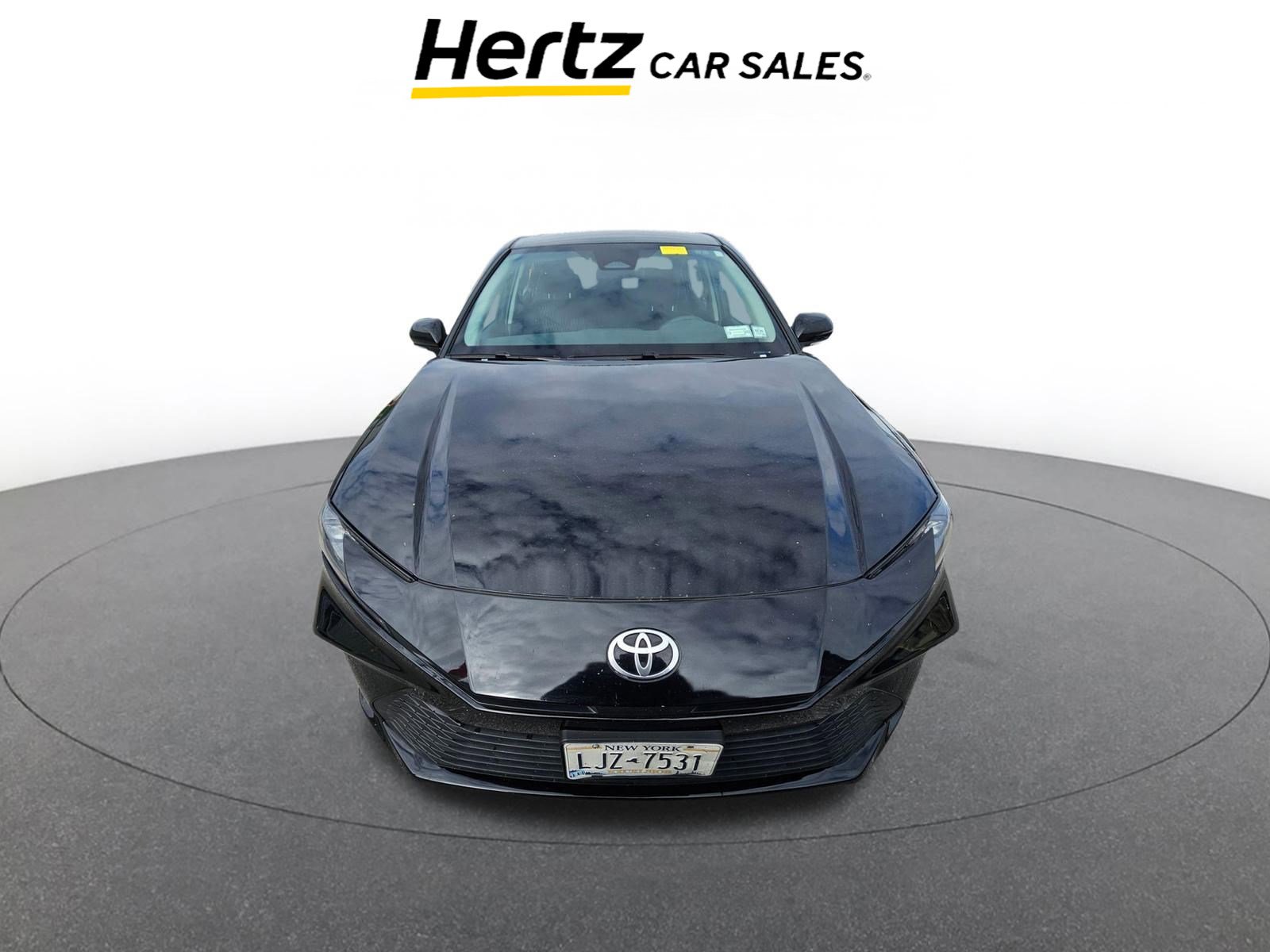 Used 2025 Toyota Camry LE image 2