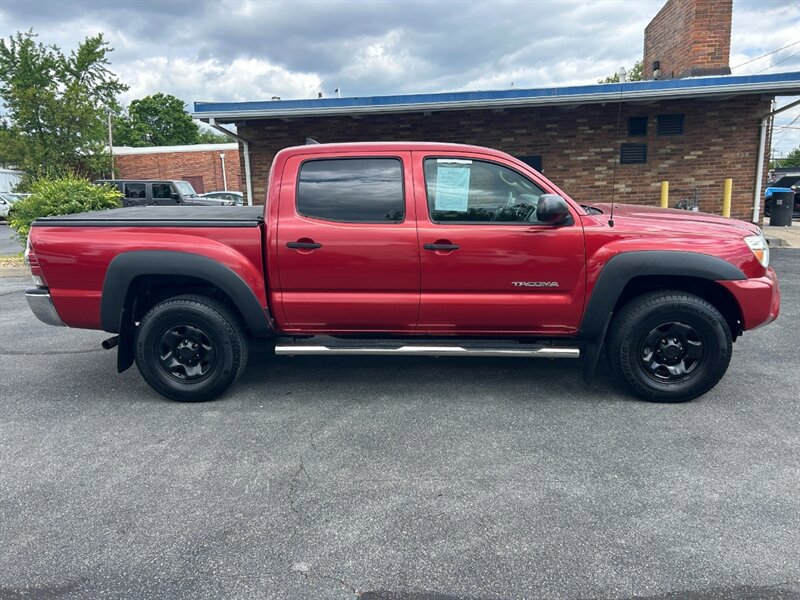 Used 2012 Toyota Tacoma 4x4 Double Cab w/ SR5 Pkg image 2