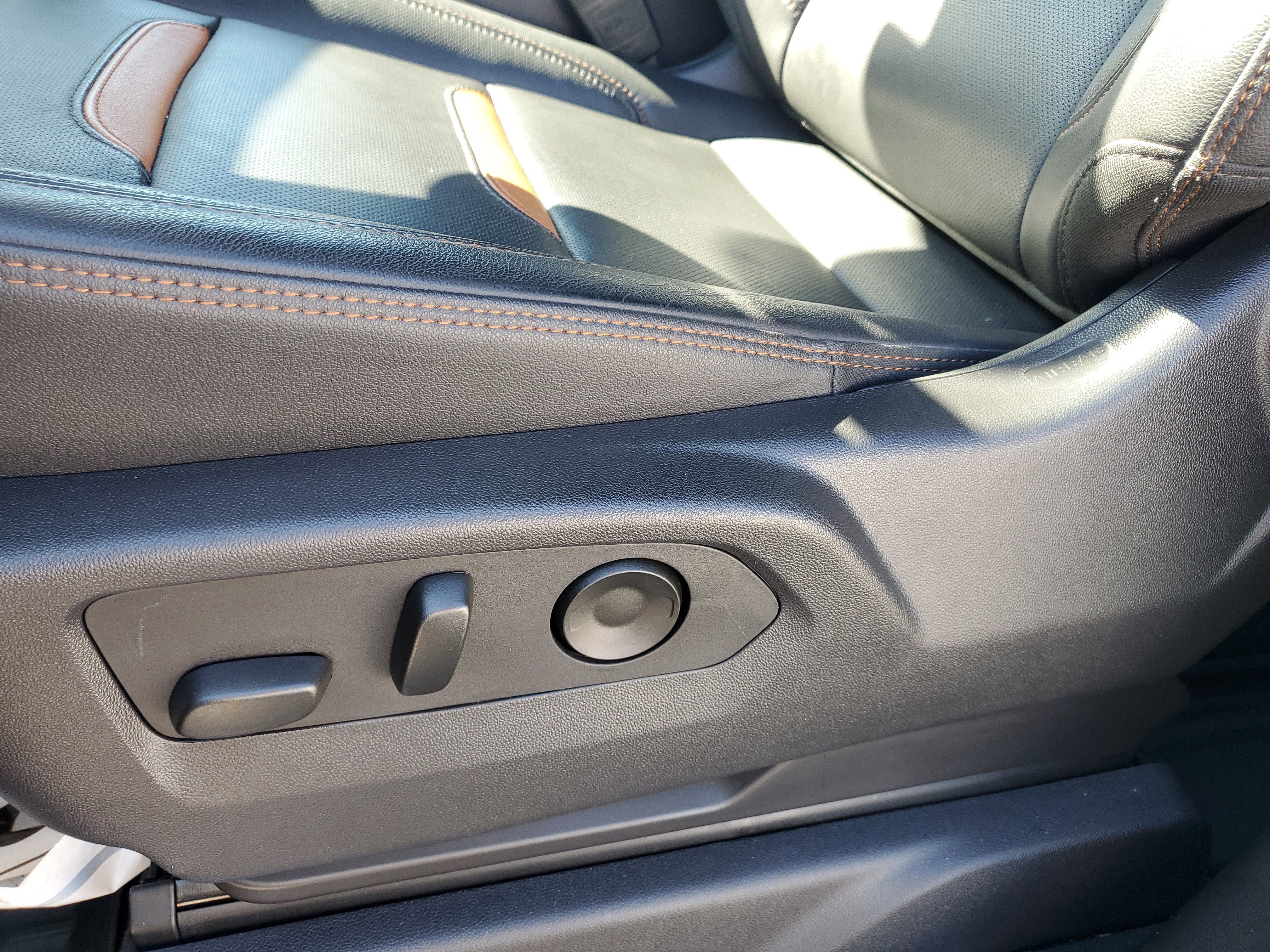 Used 2024 GMC Sierra 1500 AT4 w/ Technology Package image 23