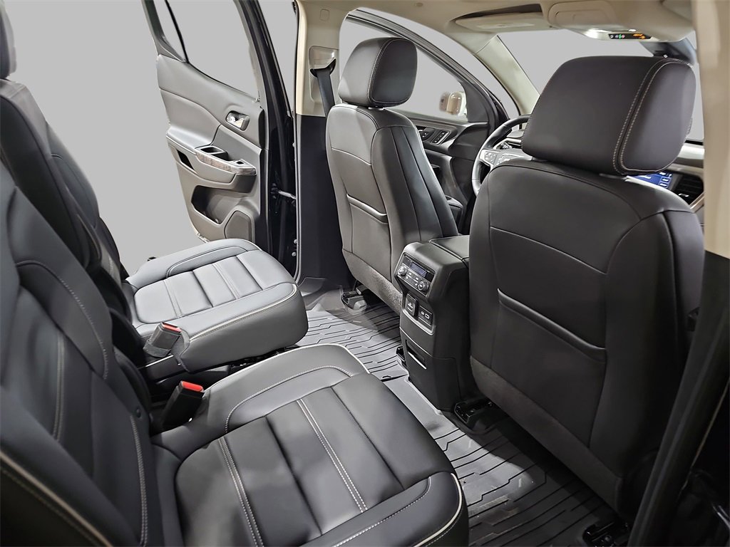 Used 2023 GMC Acadia Denali w/ Black Diamond Edition image 11