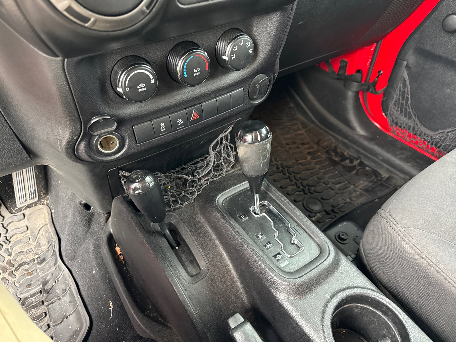 Used 2015 Jeep Wrangler Unlimited Sport image 26