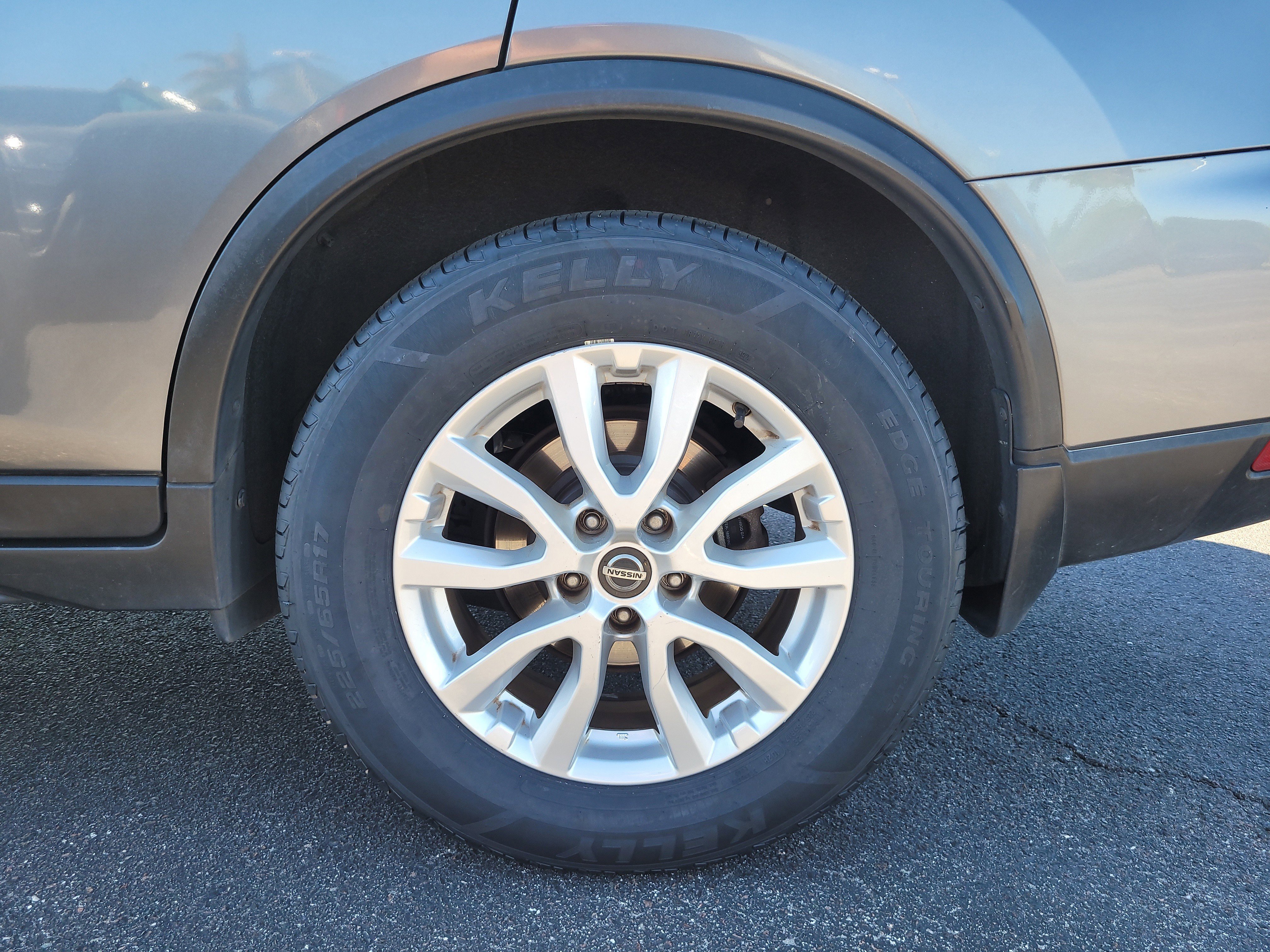 Used 2019 Nissan Rogue SV image 8