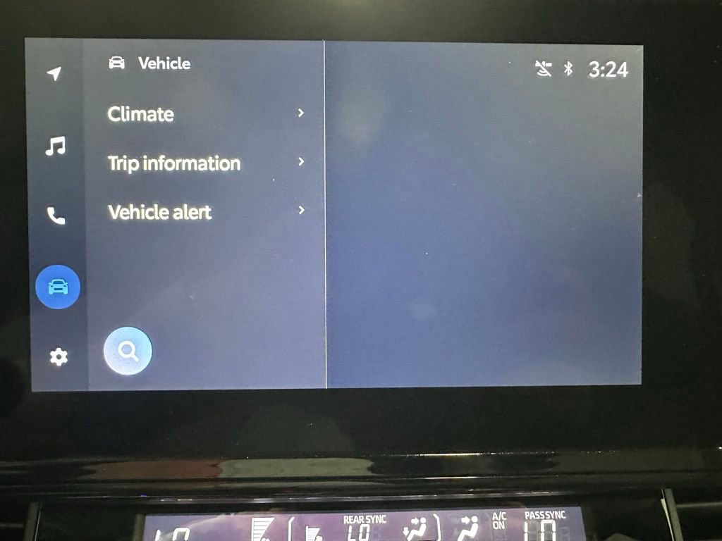 Used 2025 Toyota Sienna LE image 29