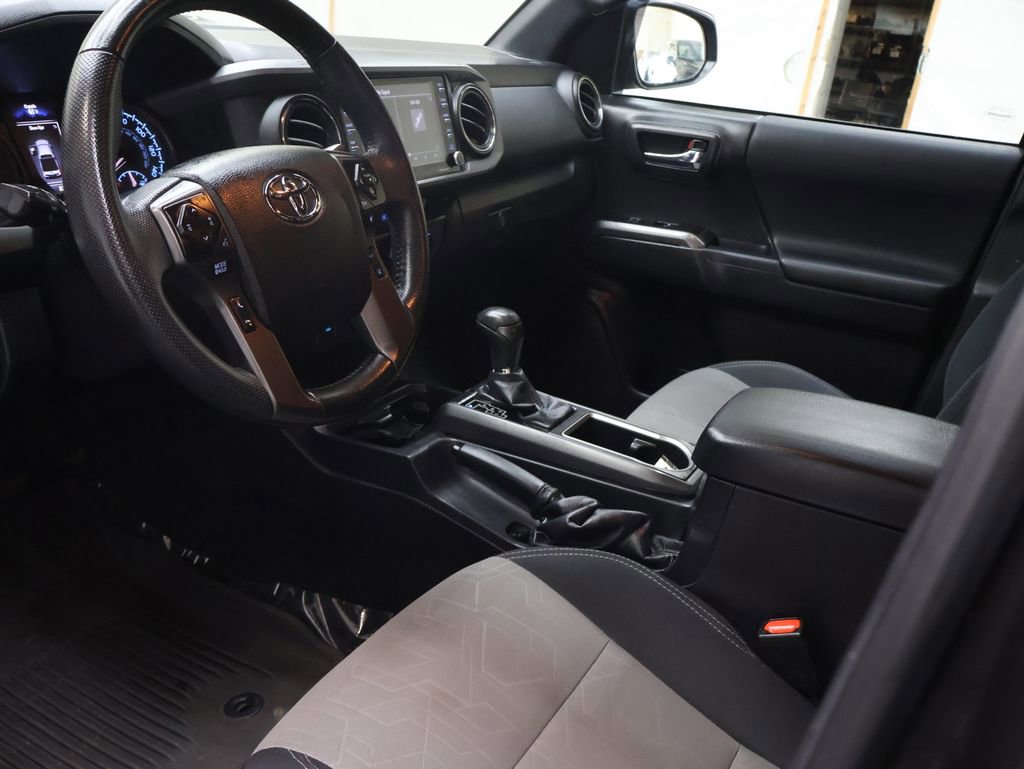 Used 2023 Toyota Tacoma TRD Sport AWD/4WD image 18