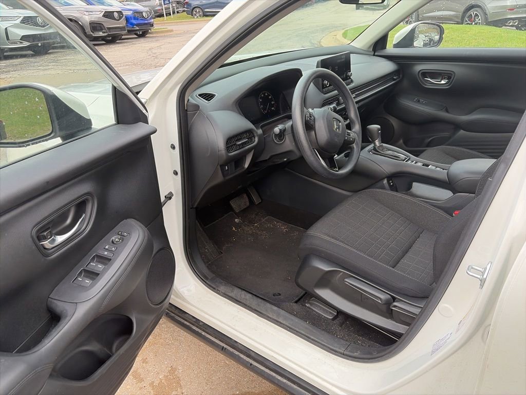 Used 2024 Honda HR-V LX image 10